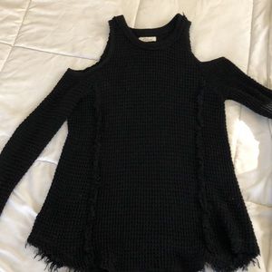 Elan open shoulders black Sweater